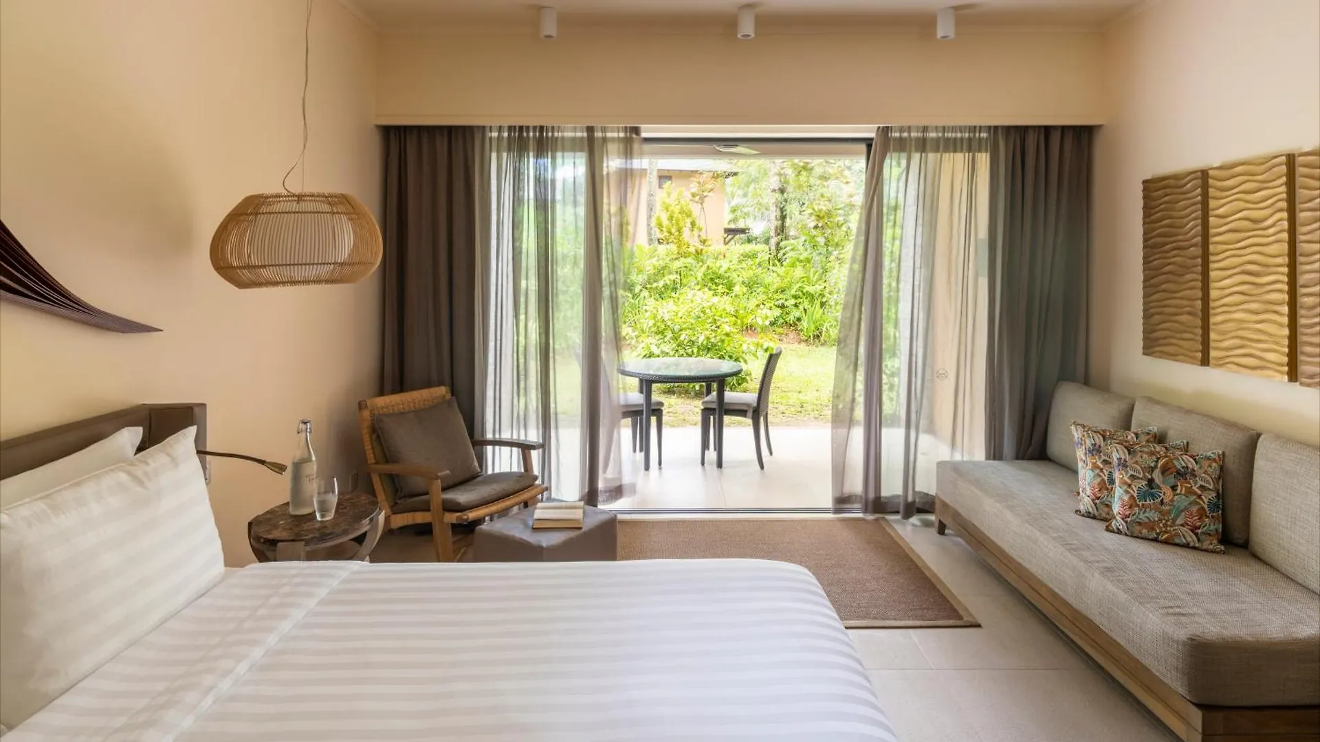Constance Ephelia Hotel Port Glaud 5*,  Seychelles
