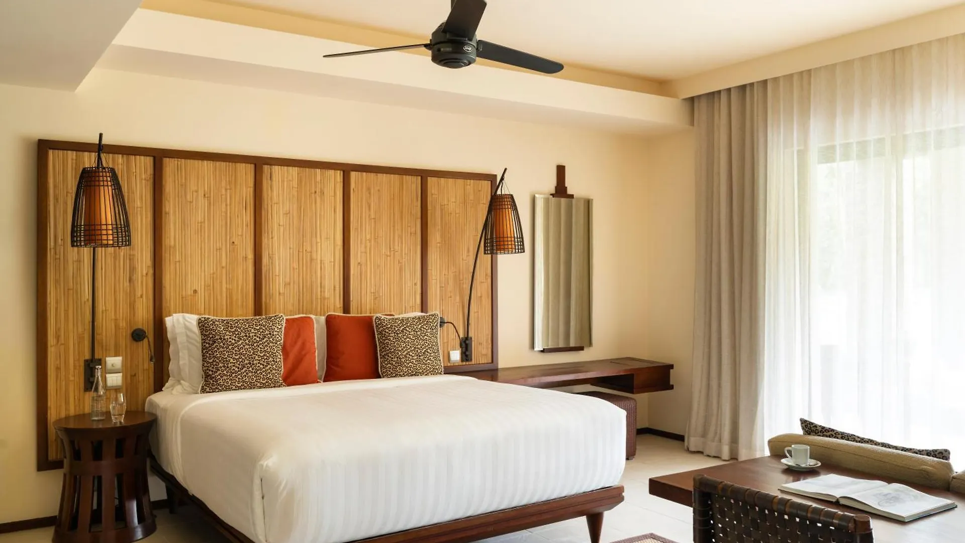 Constance Ephelia Hotel Port Glaud Resort