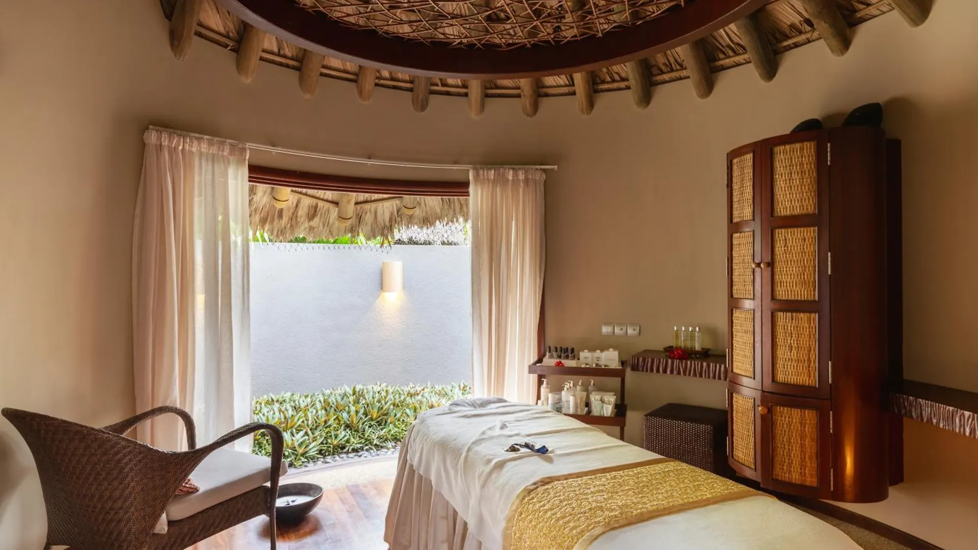 ***** Resort Constance Ephelia Hotel Port Glaud Seychelles